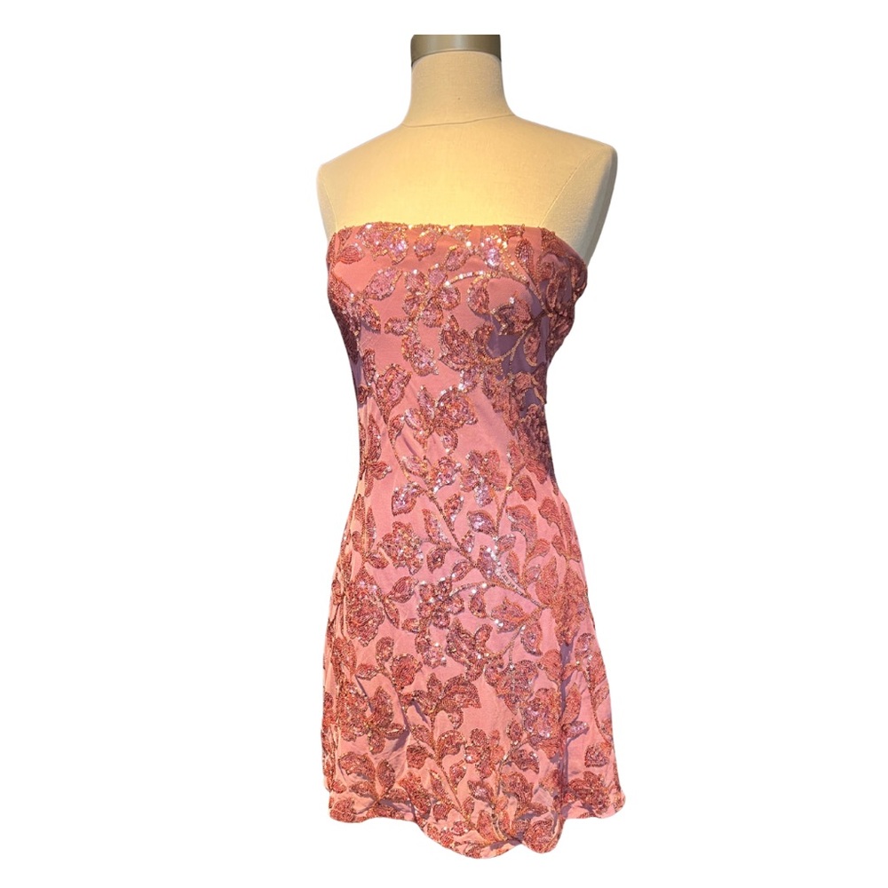 Windsor Pink Strapless Homecoming Dress